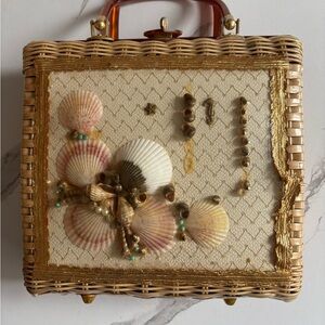 Vintage 1950s Wicker Basket Handbag with Seashell Design